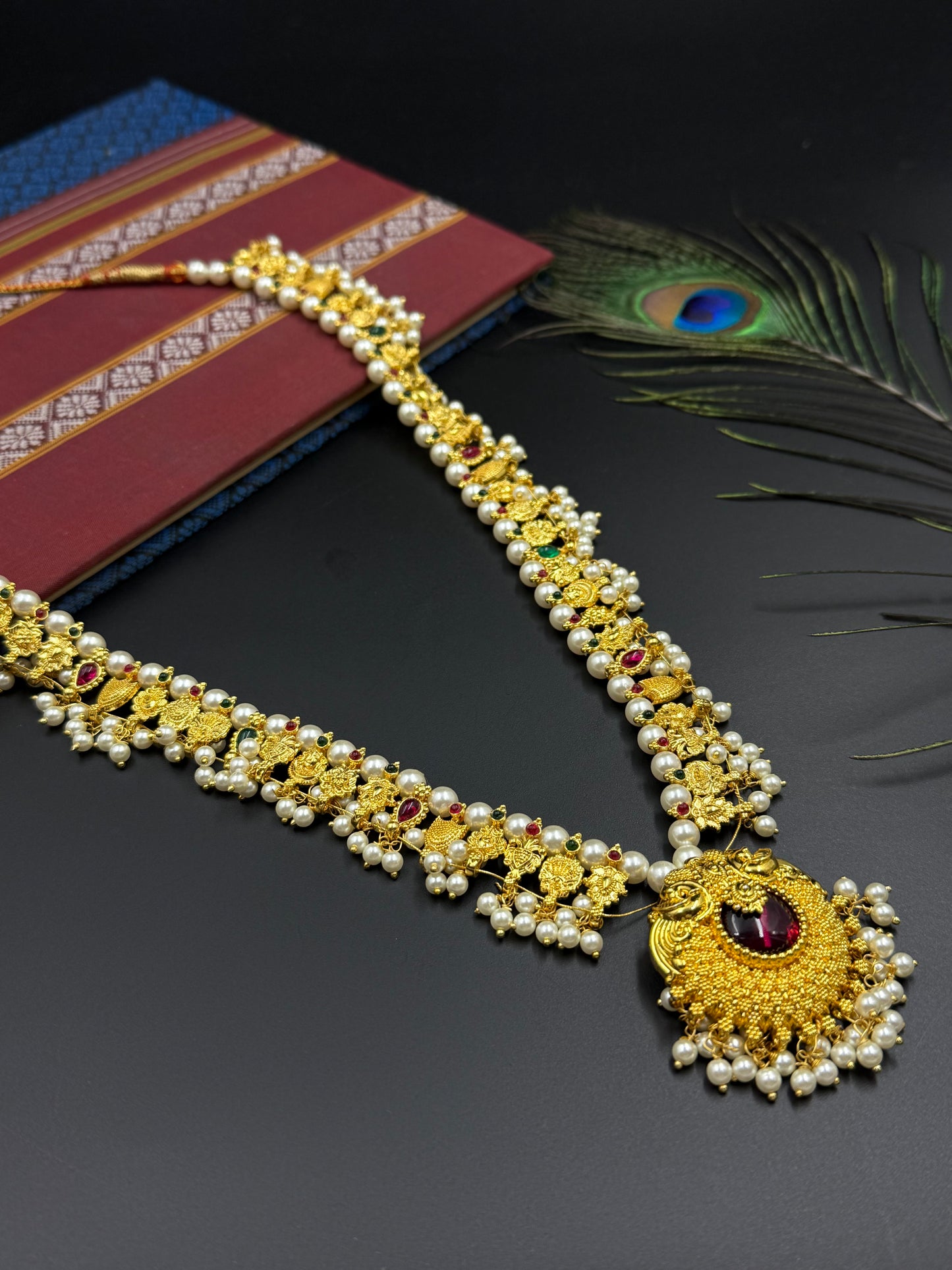 PEARL KOLHAPURI SAAJ