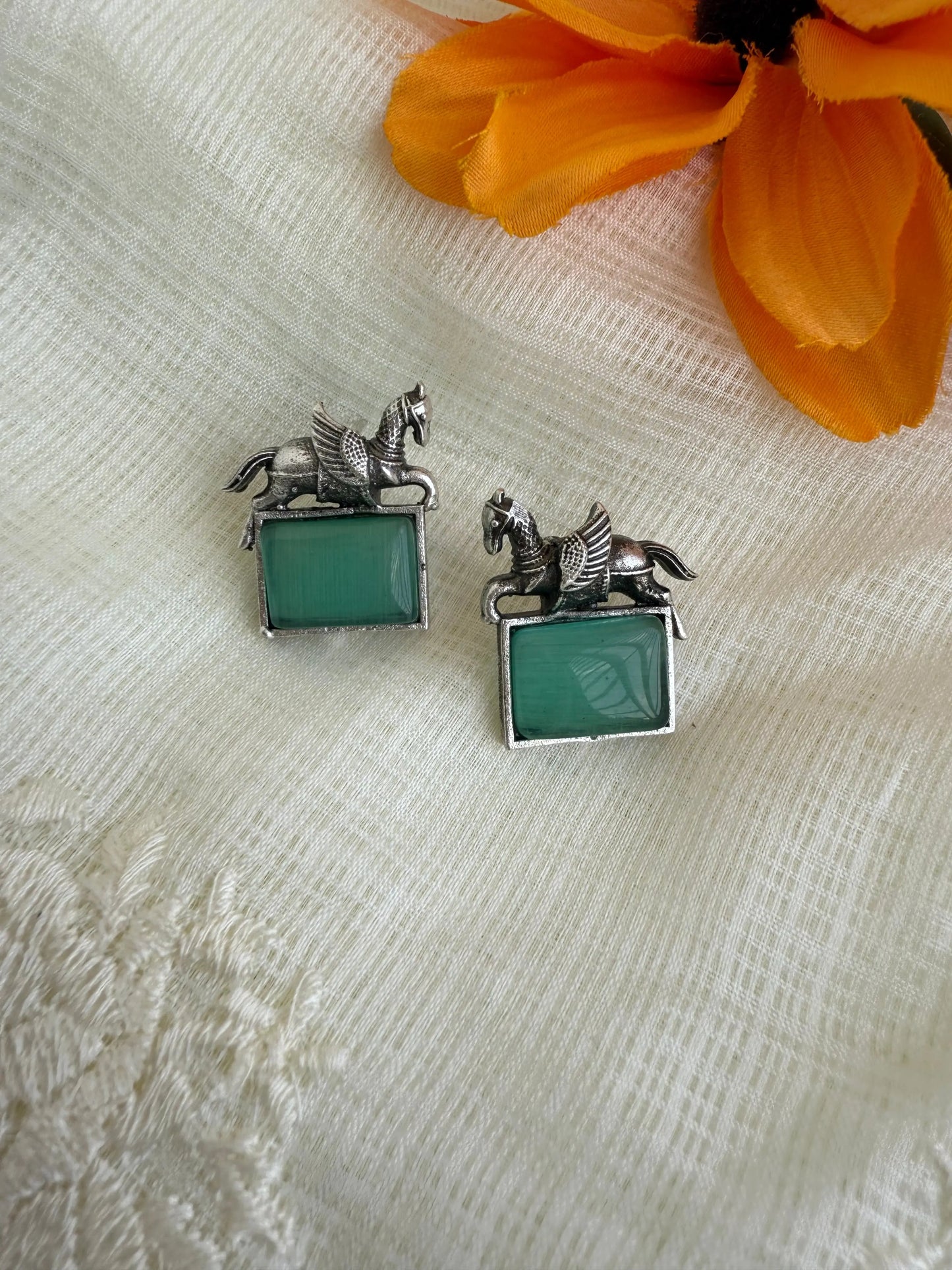 Ashwa Green studs KH