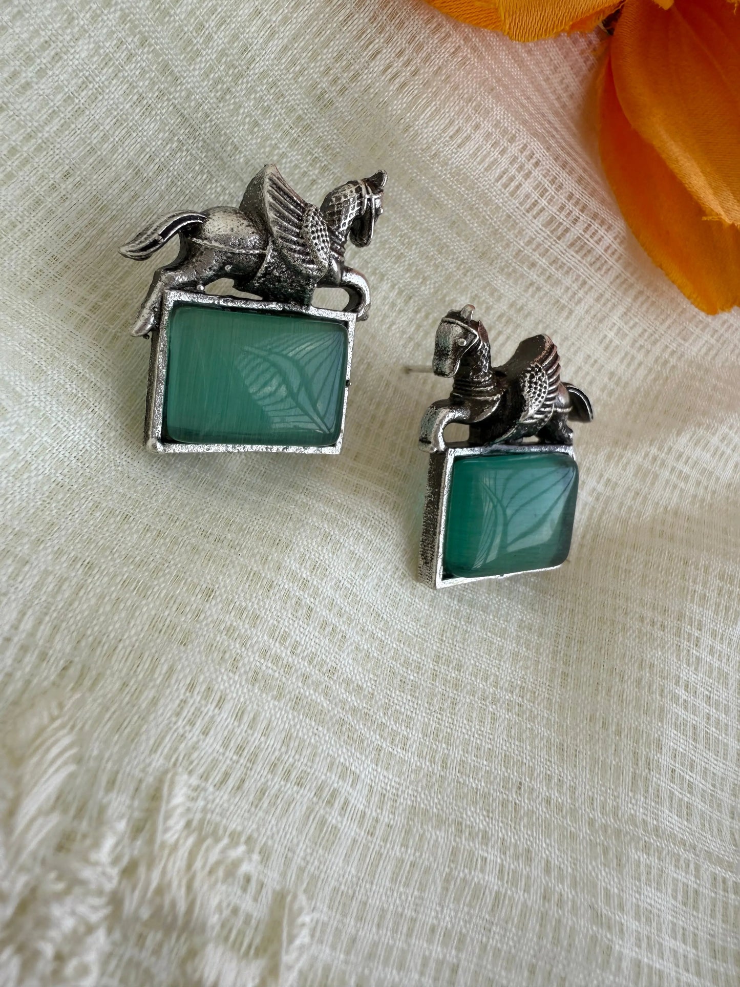 Ashwa Green studs KH