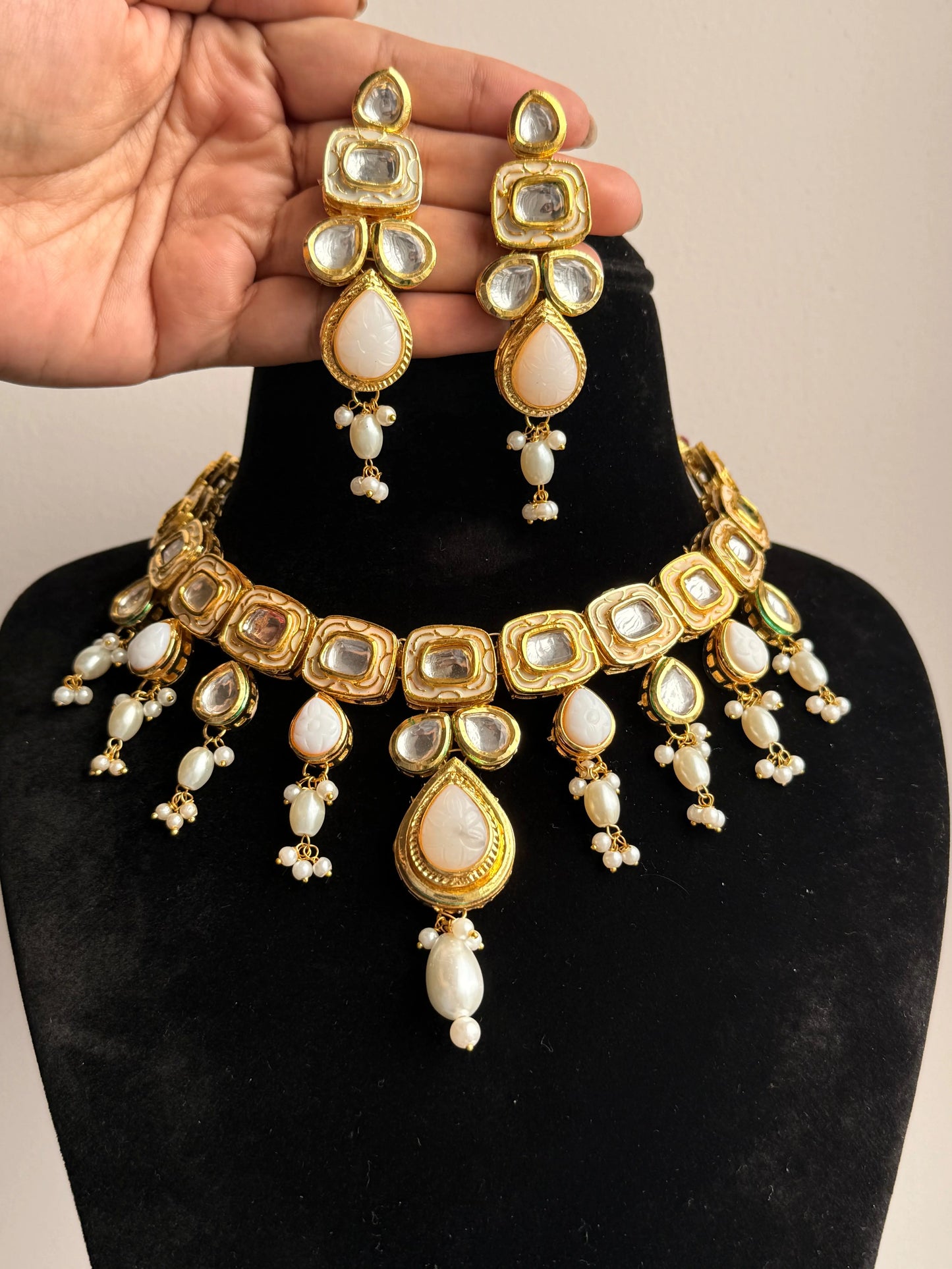 Janhvi White Kundan necklace set KH