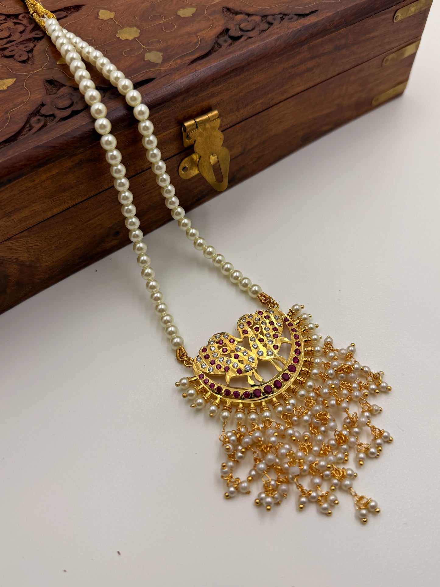 Suvarna Short Tanmani necklace