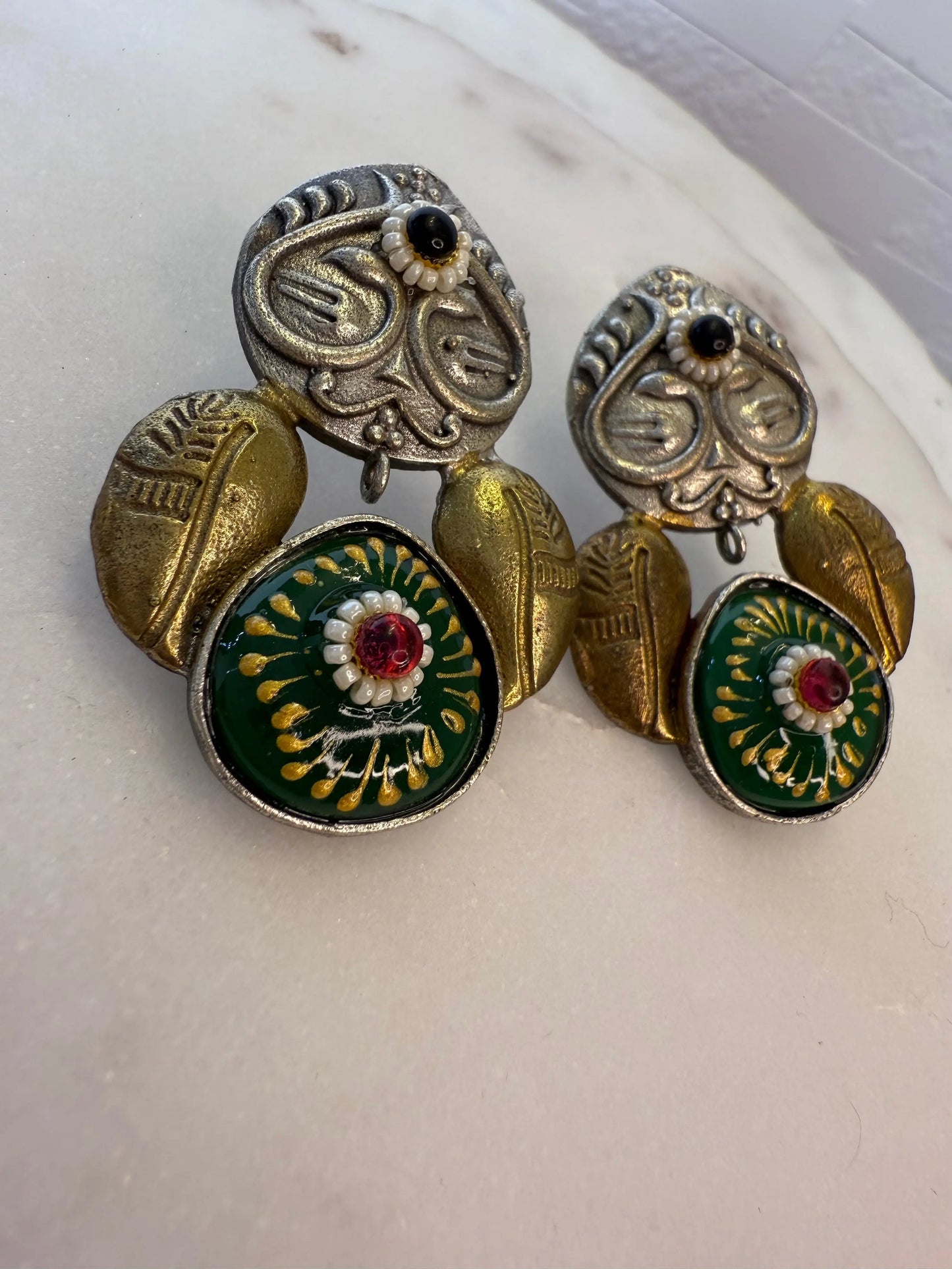 Dual tone studs KH