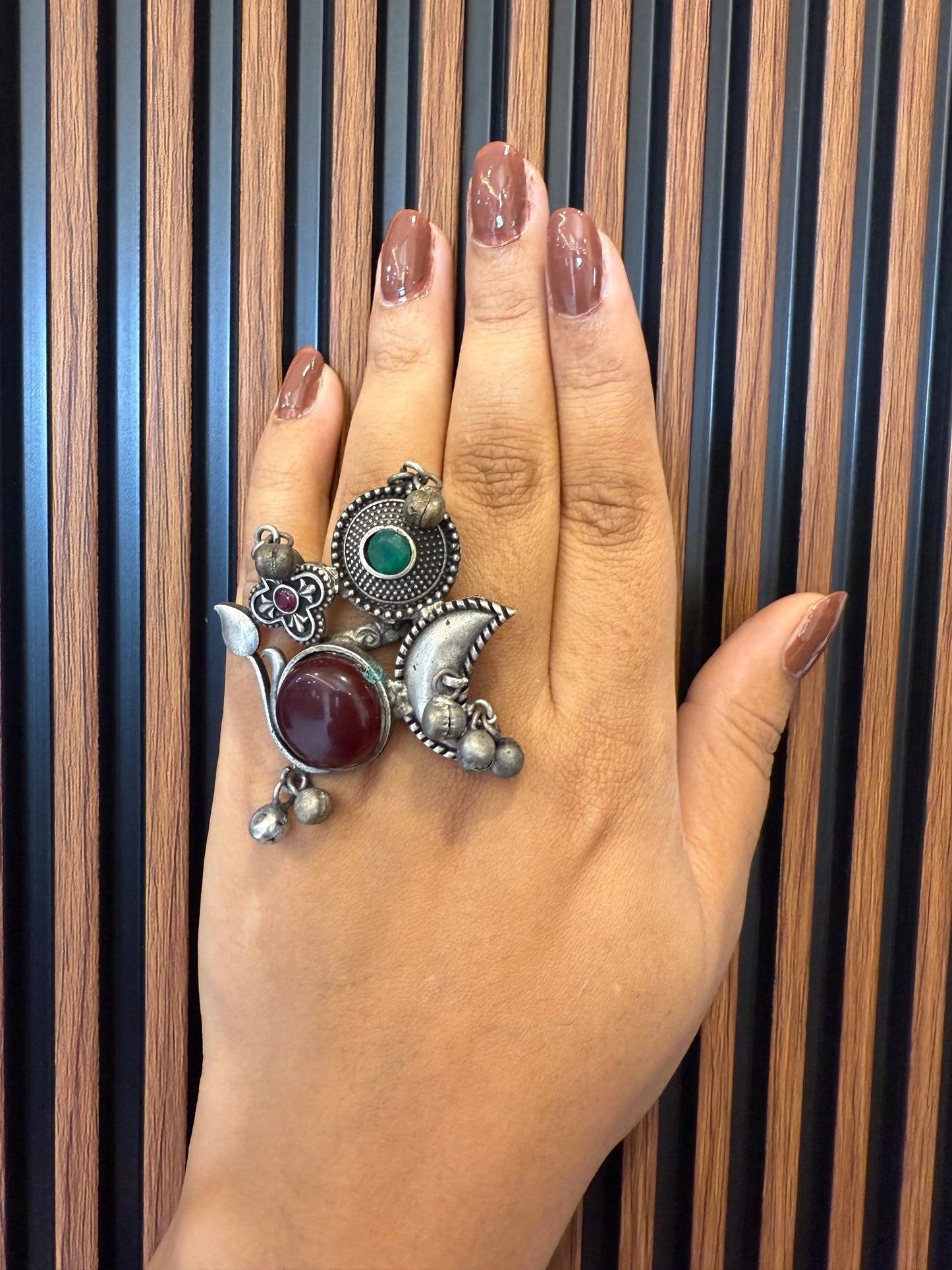 Oxidized Statement Finger ring KH