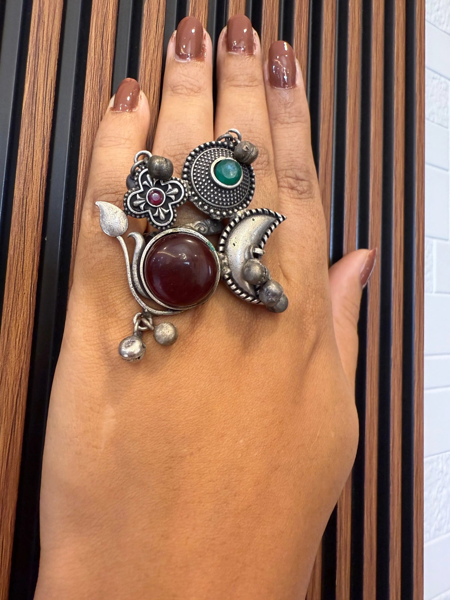 Oxidized Statement Finger ring KH