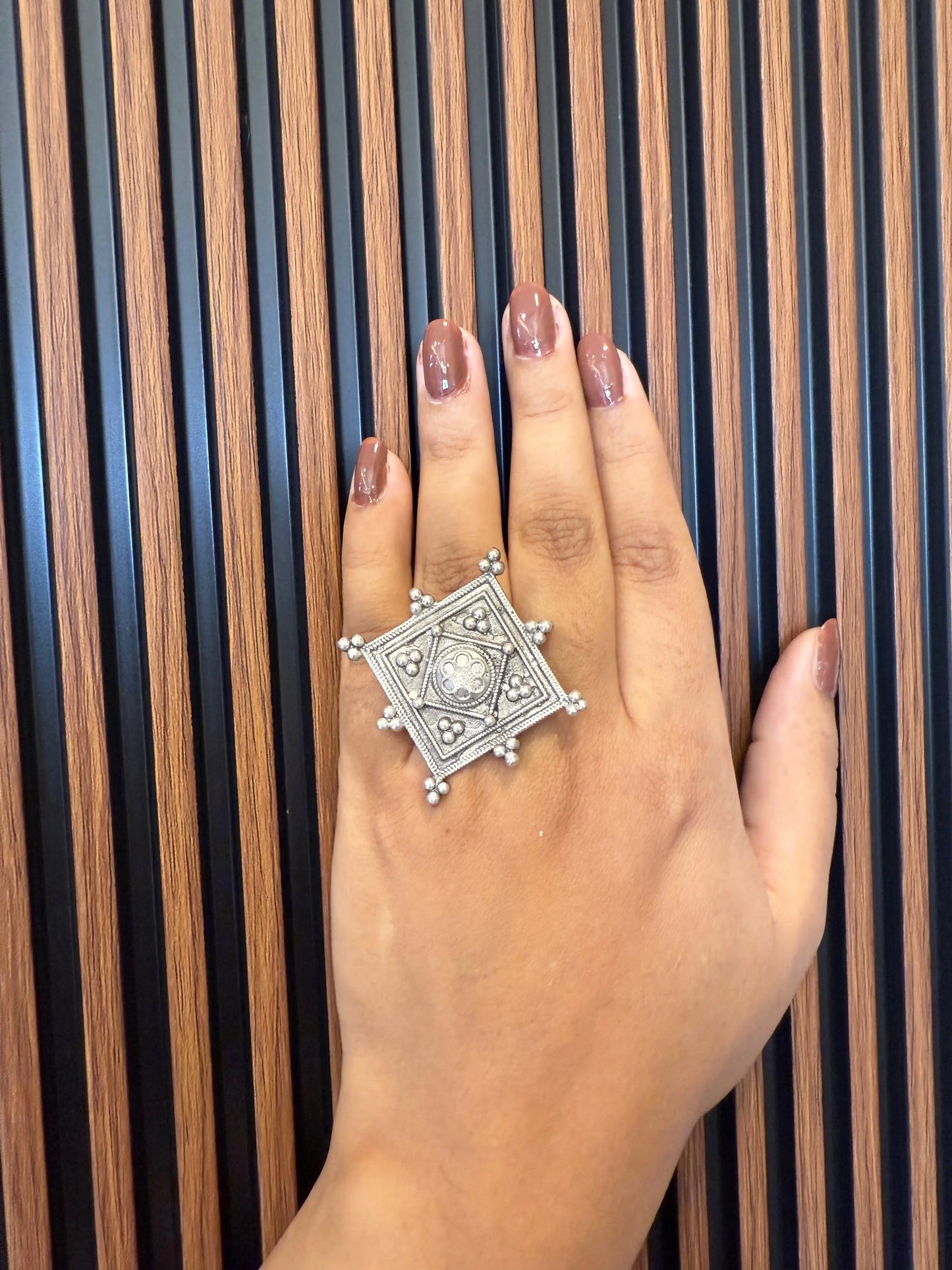 Oxidized Finger Ring KH