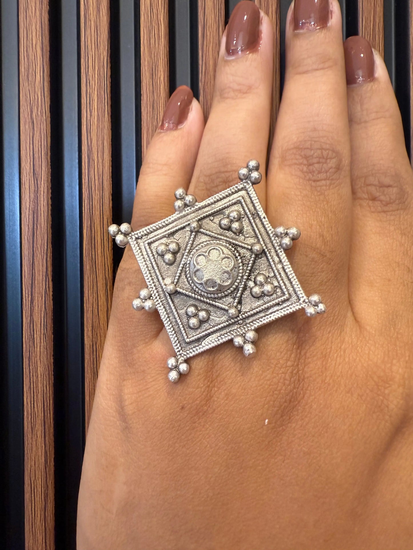 Oxidized Finger Ring KH