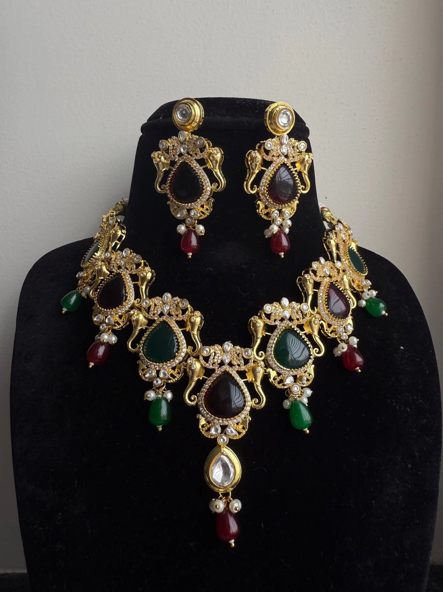 Green and red necklace set KH