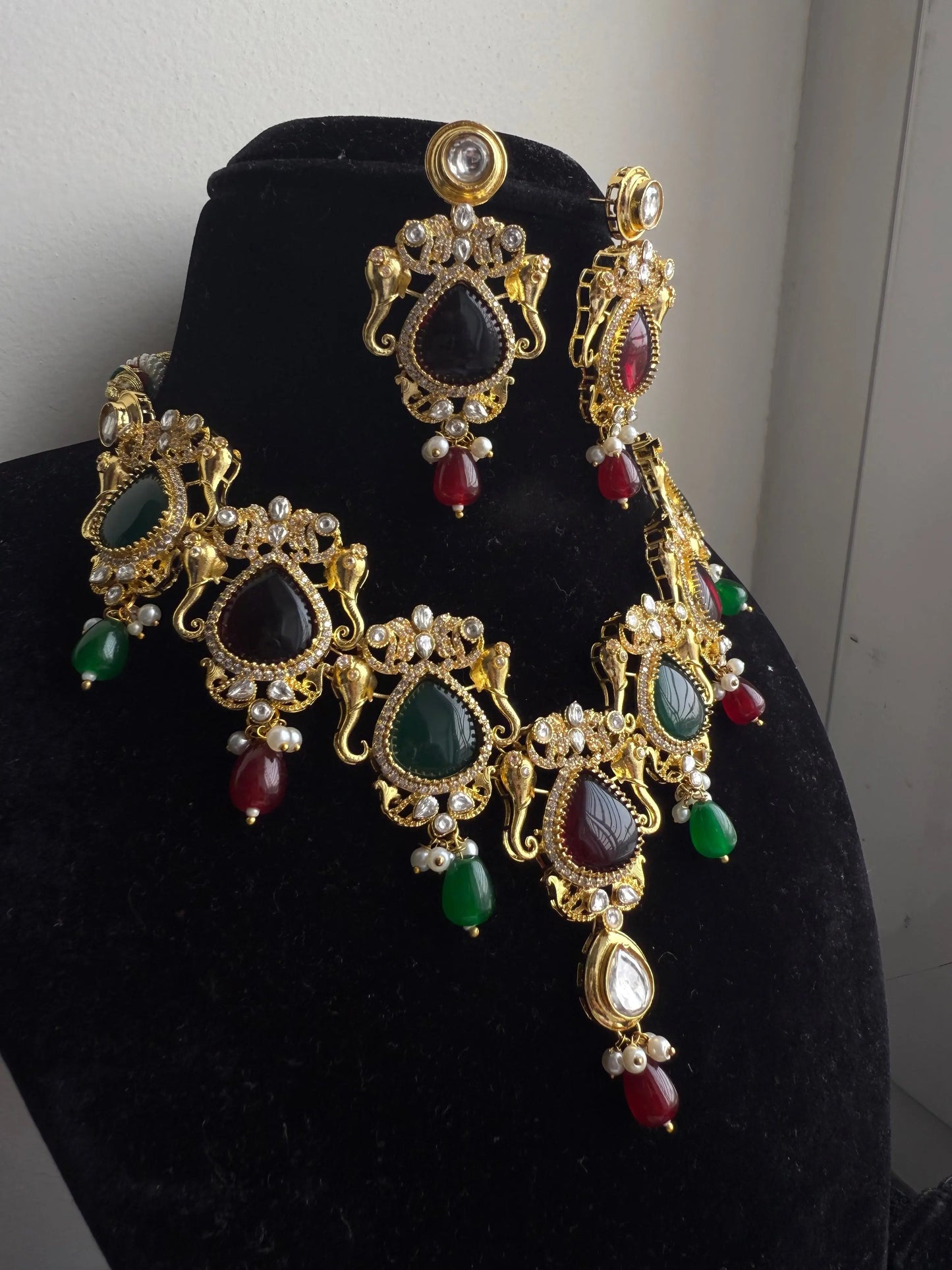 Green and red necklace set KH