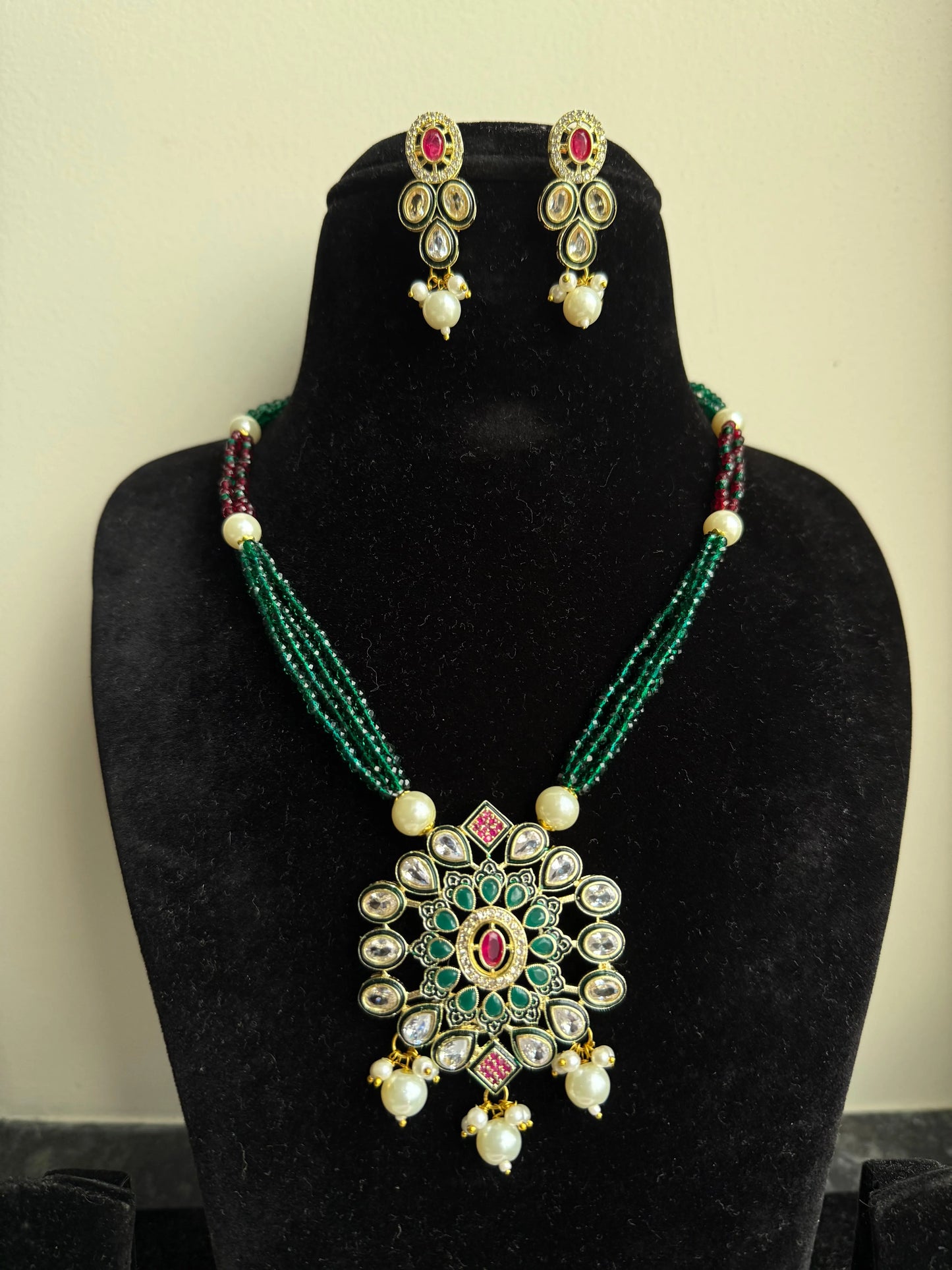 Green necklace set KH