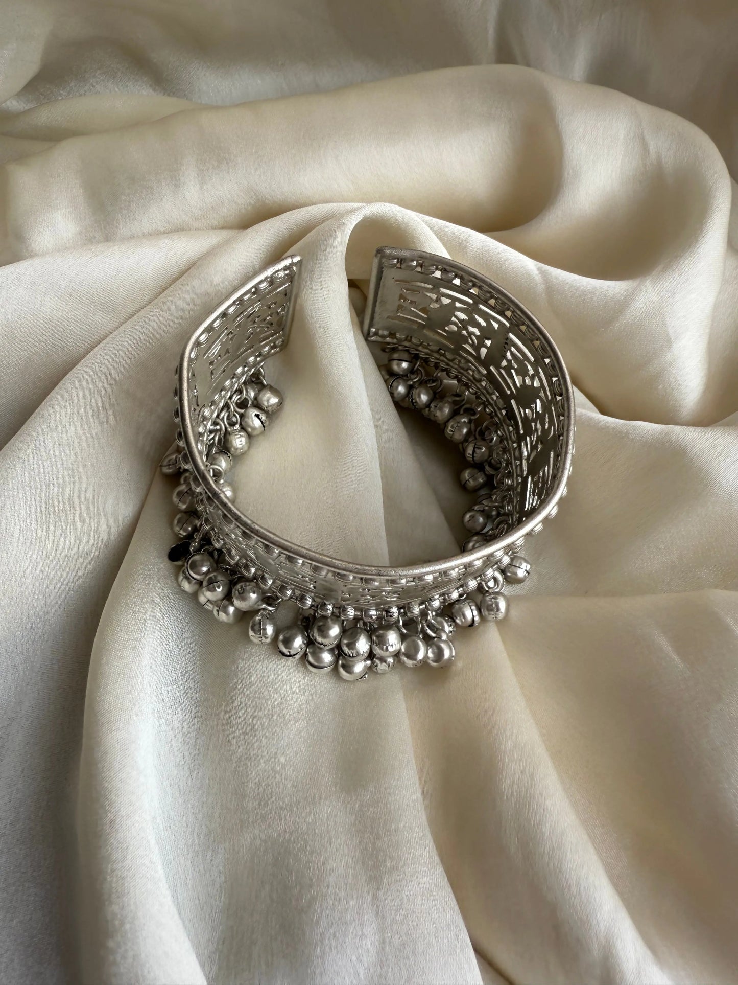Silver tone ghungroo kada KH
