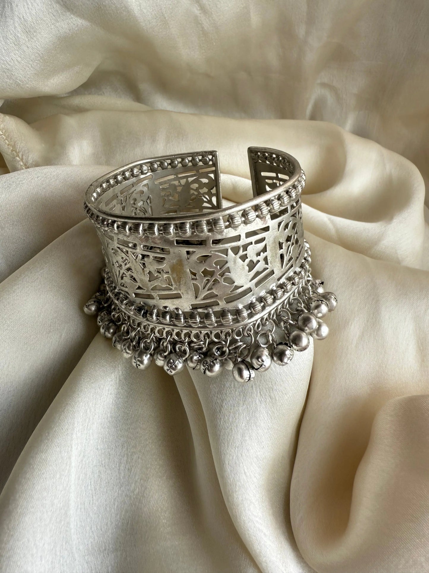 Silver tone ghungroo kada KH