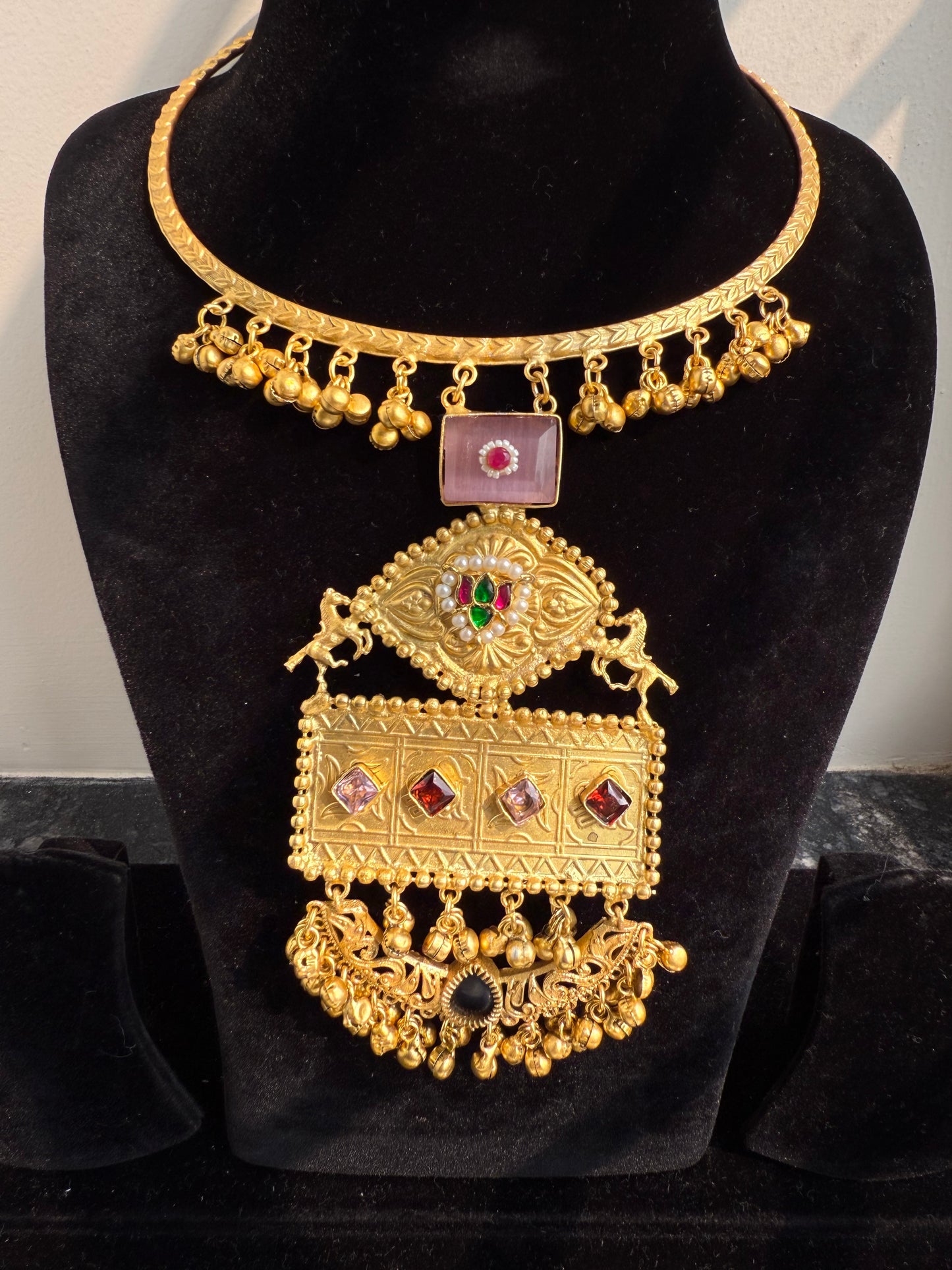 Amrapali Hasli necklace