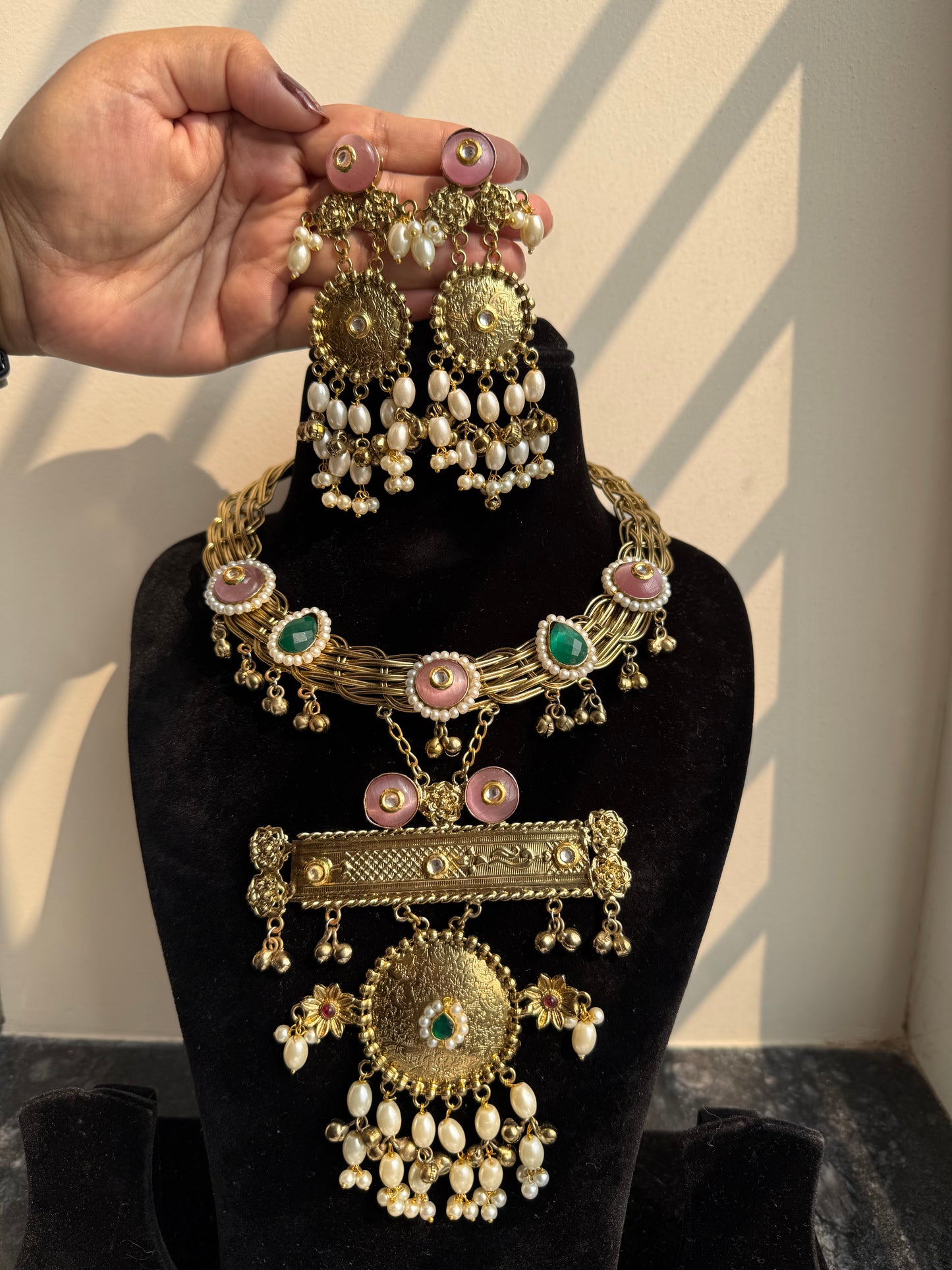 Siya Hasli necklace set