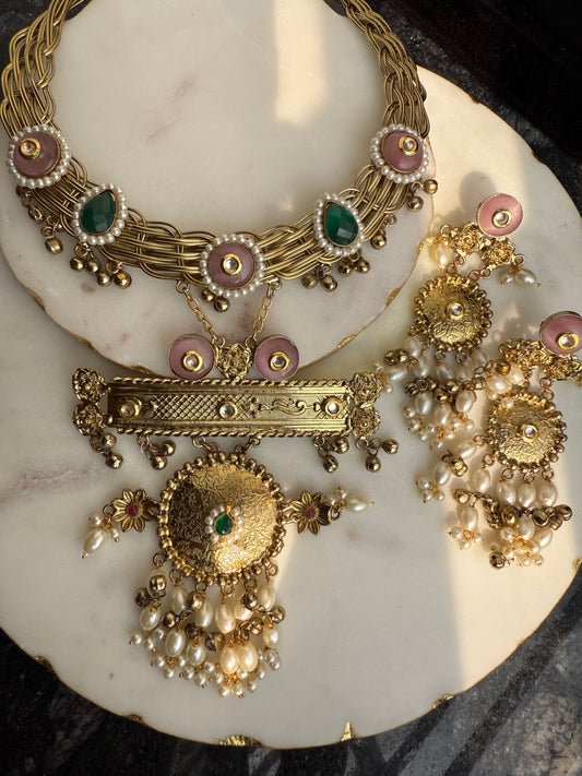 Siya Hasli necklace set