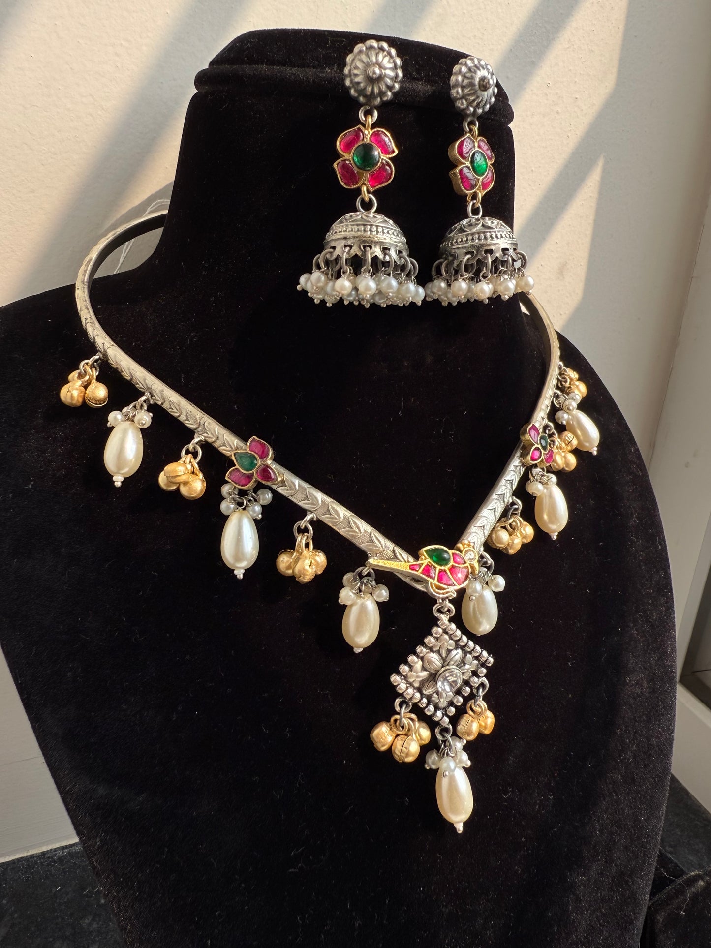 Asmita Elegant Hasli necklace set