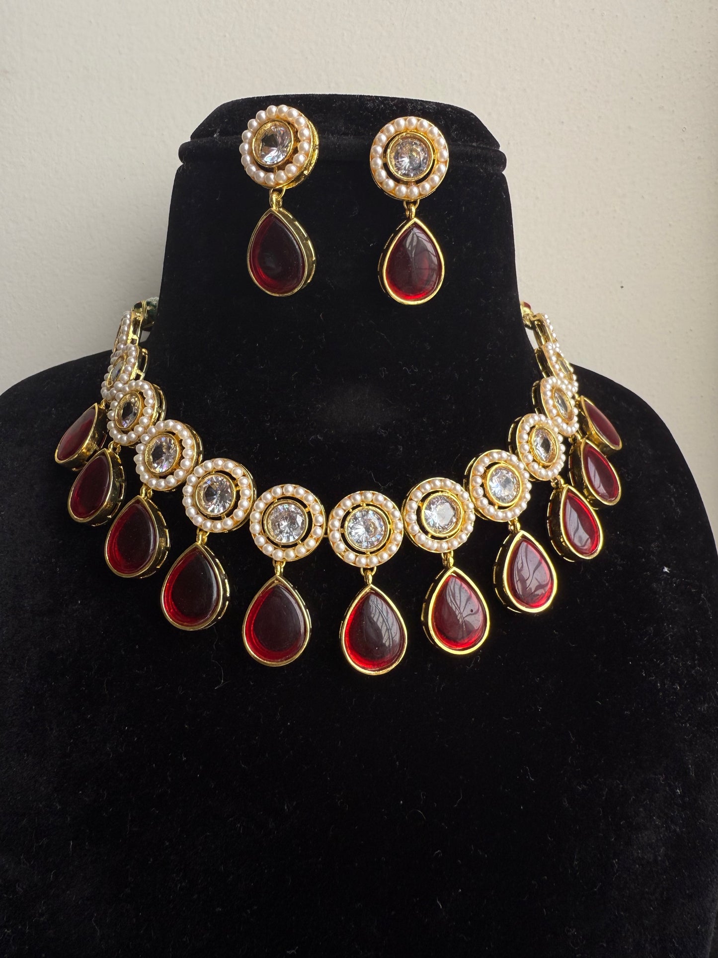 Maroon Polki and pearl necklace set