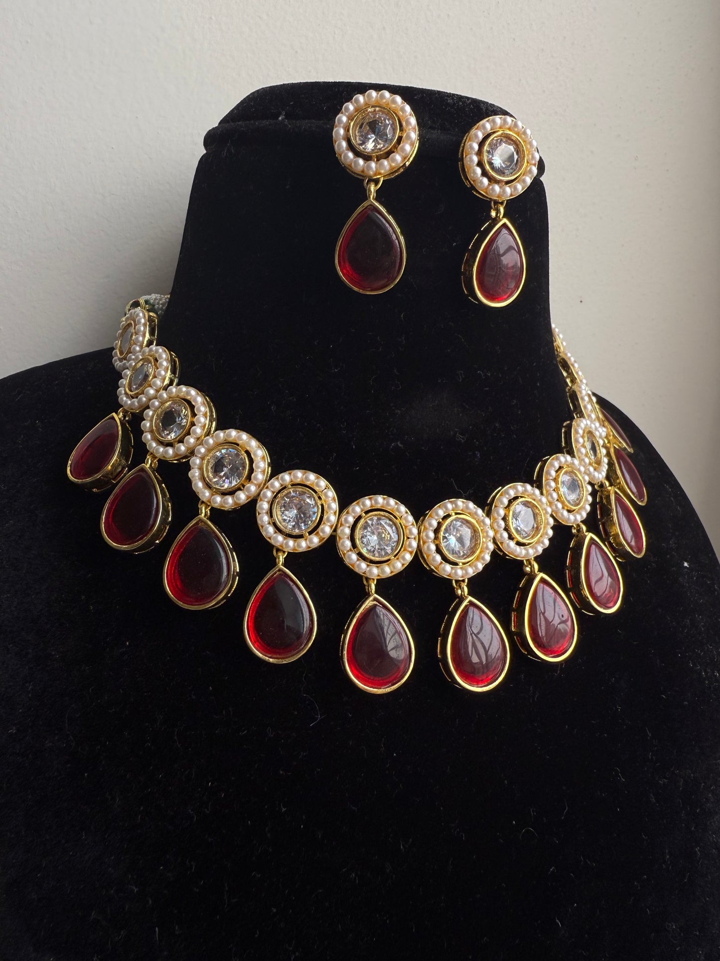 Maroon Polki and pearl necklace set