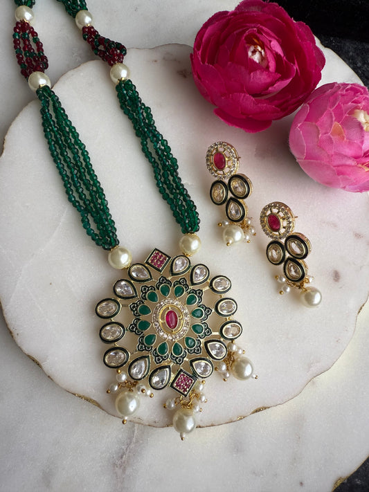 Green necklace set