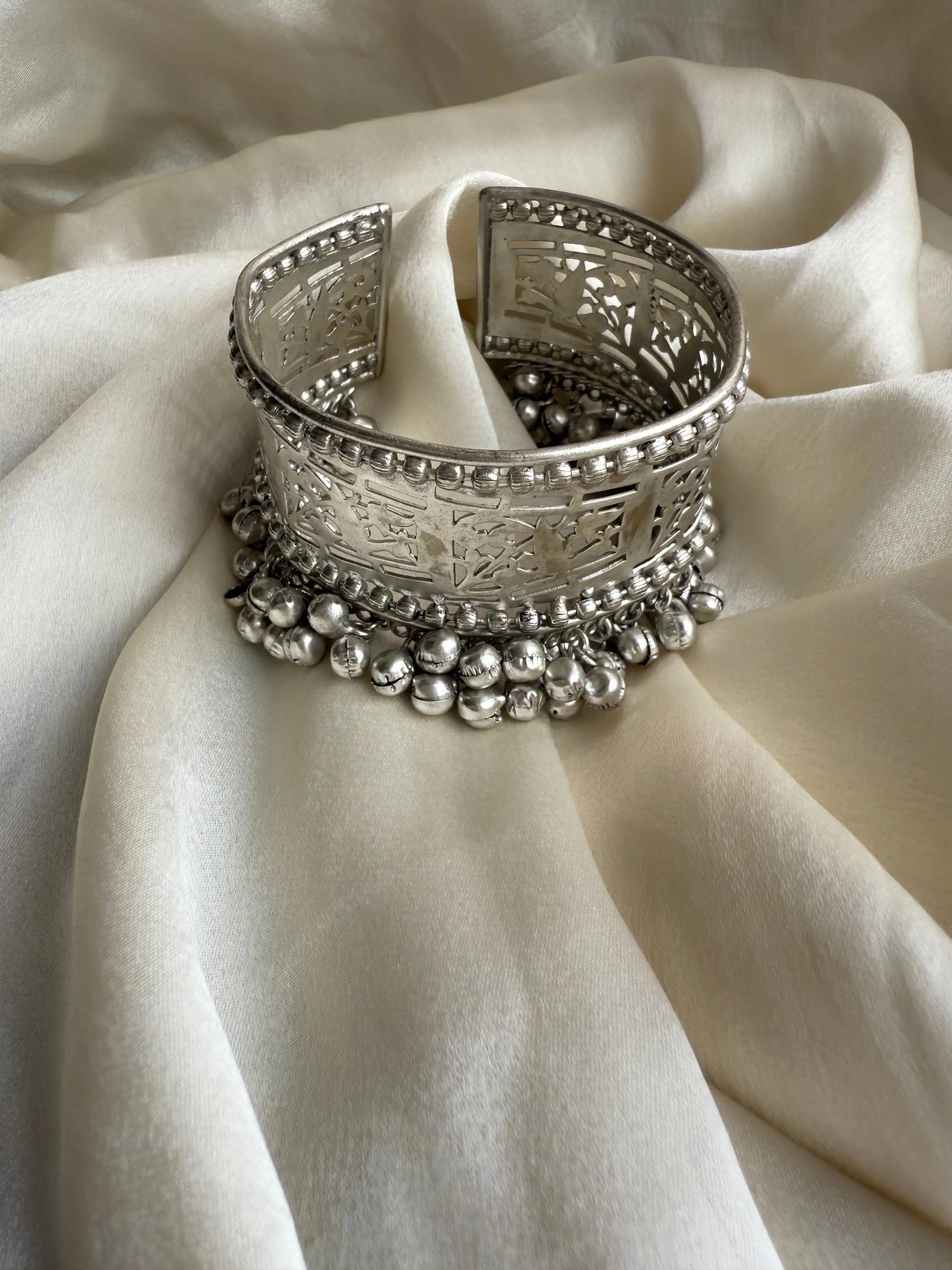 Silver tone ghungroo kada KH