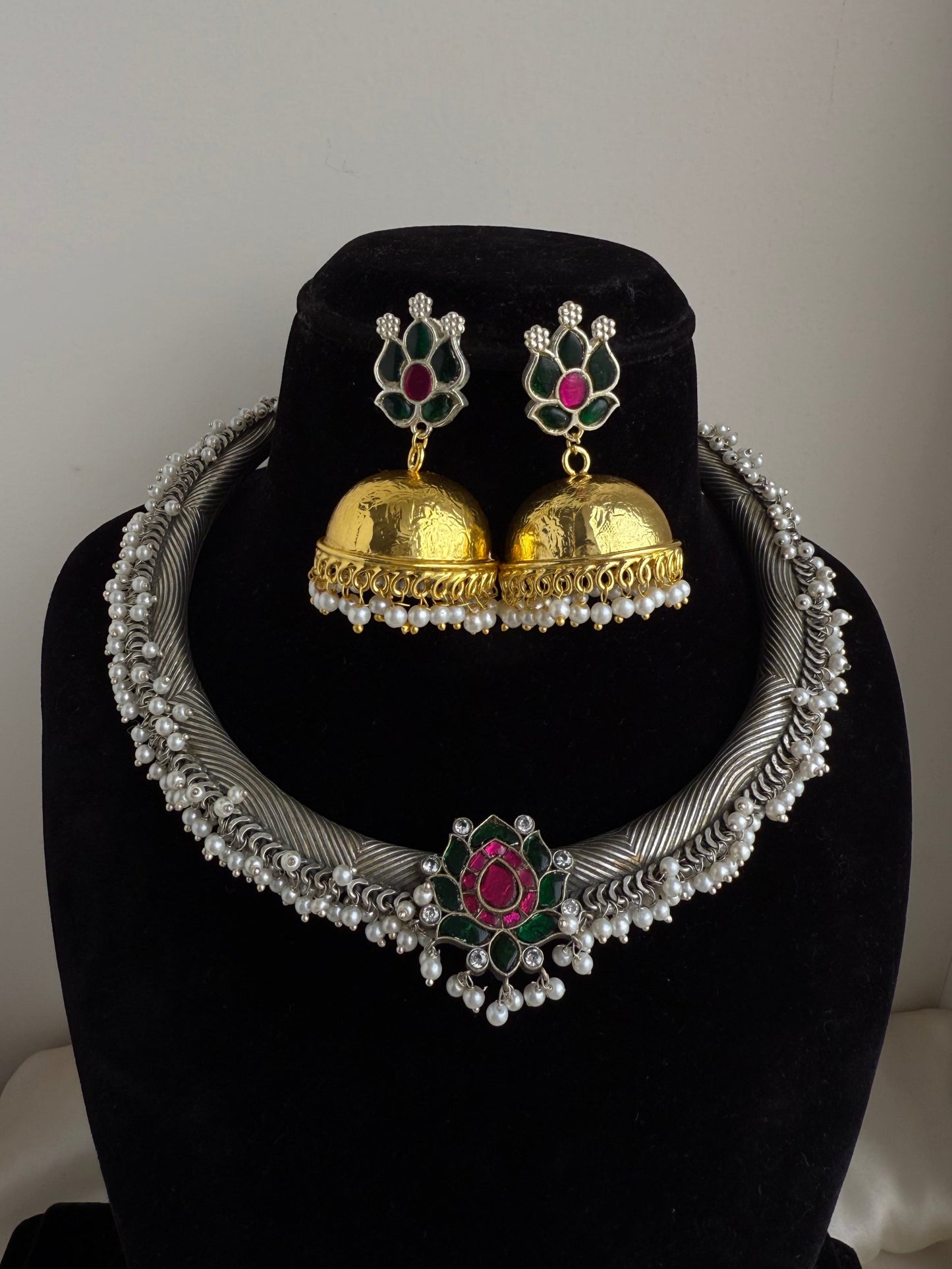 Mia Hasli necklace set