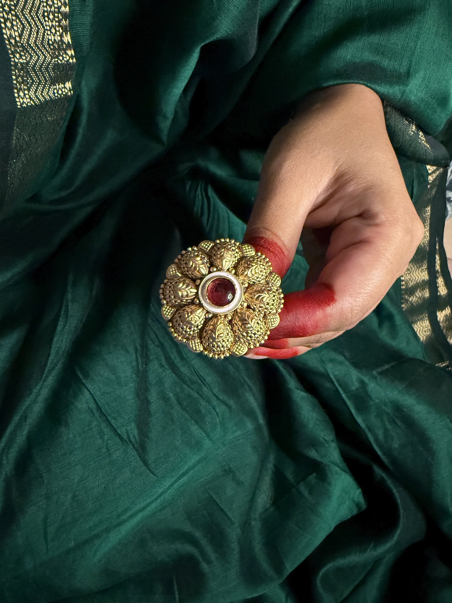 Phool finger ring